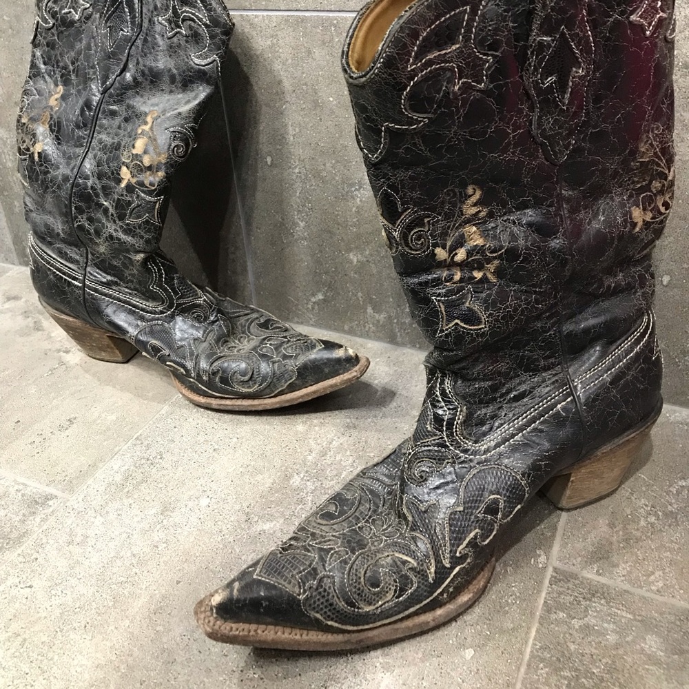 Corral snip toe boots size 10